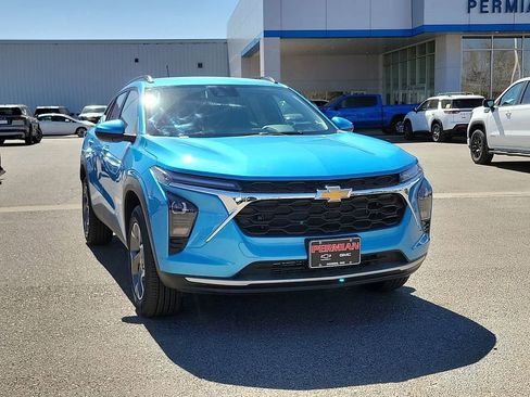 New 2026 Chevrolet Trax LT w/ LT Convenience Package image 2