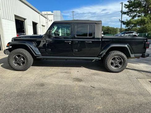 Used 2021 Jeep Gladiator Sport AWD/4WD image 2