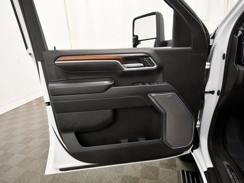 Used 2024 GMC Sierra 2500 Denali w/ Denali Reserve Package image 13