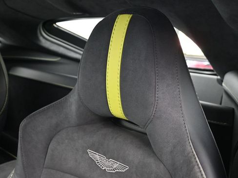 Used 2023 Aston Martin V8 Vantage Coupe RWD image 14