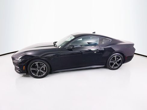 Used 2025 Ford Mustang Coupe RWD image 4