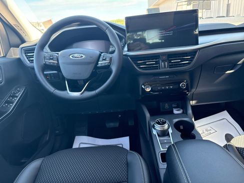 New 2025 Ford Escape PHEV image 5