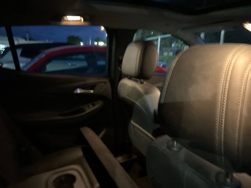 Used 2020 Buick Encore GX Essence w/ Experience Buick Package FWD image 11