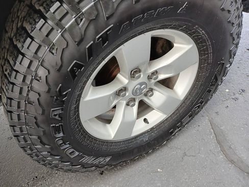Used 2019 RAM 1500 Classic SLT AWD/4WD image 7