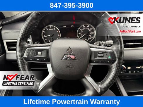 Used 2024 Mitsubishi Outlander SE image 32