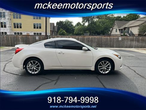 Used 2012 Nissan Altima 3.5 SR w/ Technology Pkg FWD image 1