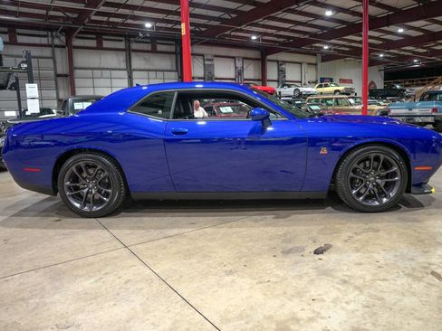 Used 2020 Dodge Challenger R/T Scat Pack w/ Plus Package RWD image 10