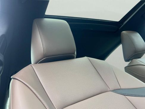 Used 2025 Lexus ES 300h w/ Premium Package image 20