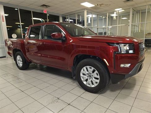 Used 2024 Nissan Frontier SV w/ SV Convenience Package image 2