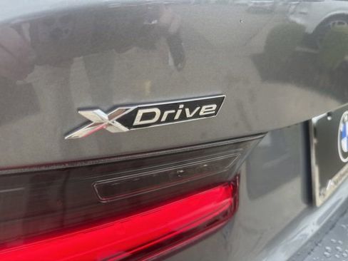 Used 2025 BMW 330i xDrive Sedan w/ Premium Package image 7
