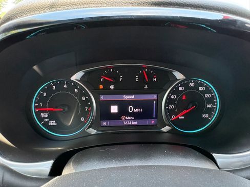 Used 2022 Chevrolet Traverse RS w/ LPO, 'HIT The Road' Package FWD image 40