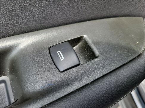 Used 2024 Chevrolet Blazer LT FWD image 16