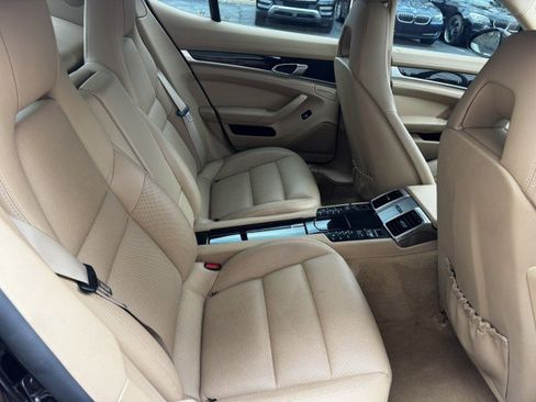 Used 2015 Porsche Panamera S image 34