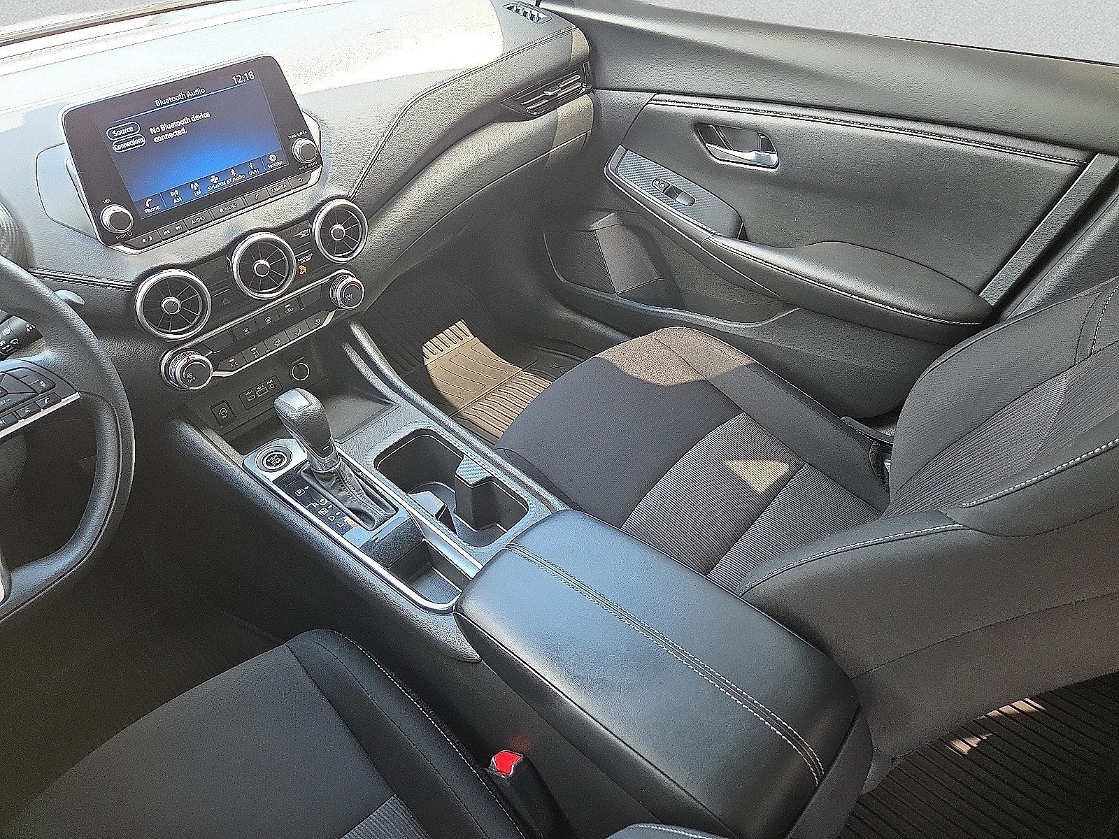 Used 2025 Nissan Sentra SV FWD image 11