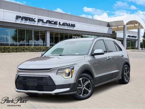 Used 2023 Kia Niro EX image 1