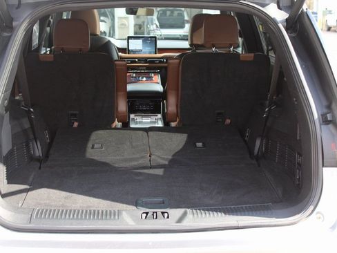 Used 2023 Lincoln Aviator Reserve w/ Equipment Group 201A AWD/4WD image 14