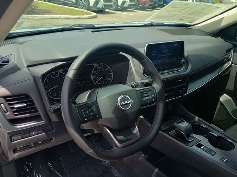 Used 2026 Nissan Rogue SV FWD image 11