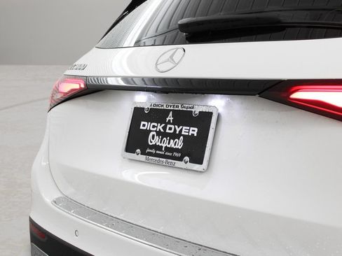 Used 2025 Mercedes-Benz GLC 300 image 32