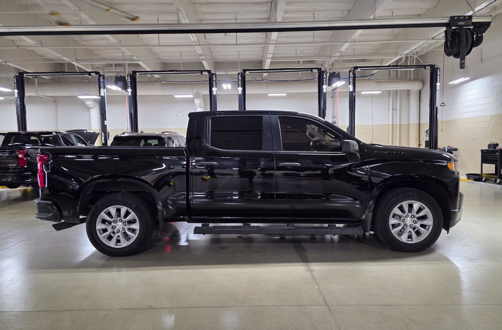 Used 2021 Chevrolet Silverado 1500 Custom w/ LPO, Dark Essentials Package RWD image 8