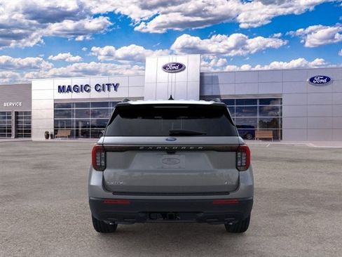 New 2026 Ford Explorer Active AWD/4WD image 5