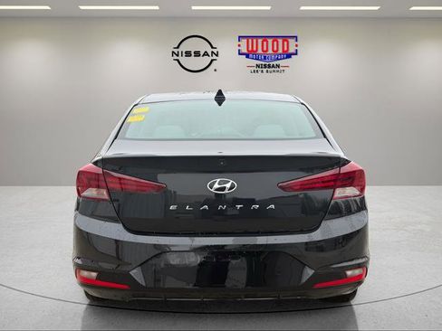 Used 2020 Hyundai Elantra SEL image 2
