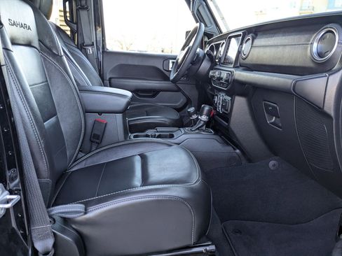 Used 2023 Jeep Wrangler Sahara image 30