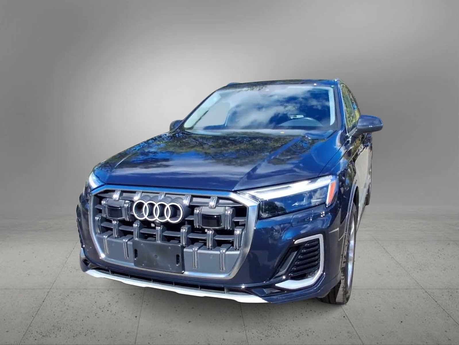 Used 2025 Audi Q7 2.0T Premium w/ Convenience Package AWD/4WD image 3