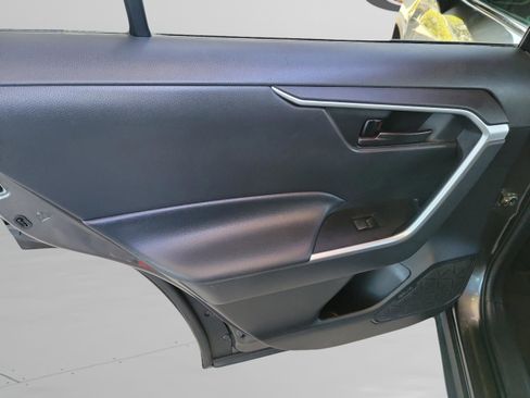 Used 2021 Toyota RAV4 LE image 39