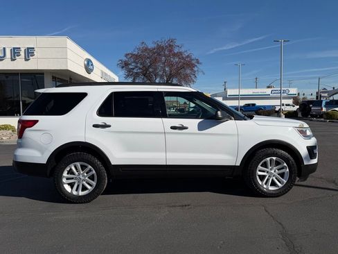 Used 2017 Ford Explorer 4WD image 2