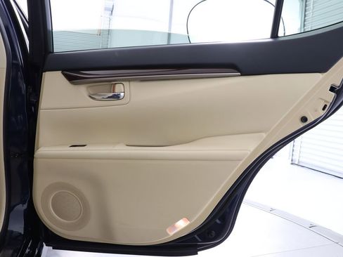 Used 2015 Lexus ES 350 w/ Luxury Package image 39