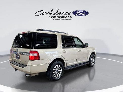 Used 2017 Ford Expedition XLT w/ Equipment Group 202A RWD image 8