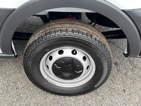 New 2026 Ford Transit 250 148 Medium Roof w/ Load Area Protection Package RWD image 46