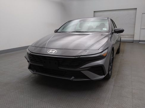 Used 2025 Hyundai Elantra Sport image 15