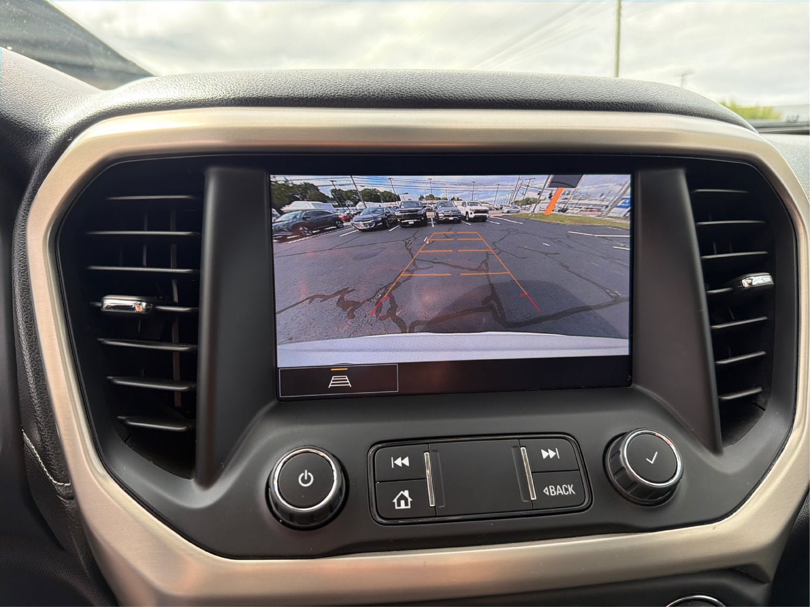 Used 2022 GMC Acadia Denali AWD/4WD image 16