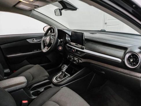 Used 2022 Kia Forte LXS image 10