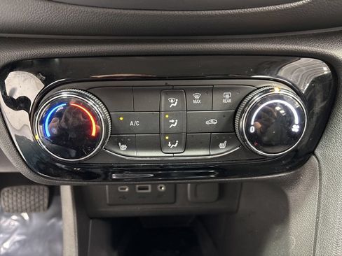 Used 2023 Buick Encore GX Preferred w/ Cold Weather Comfort Package FWD image 19
