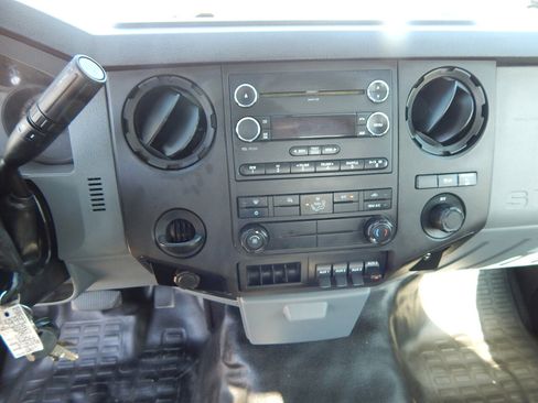 Used 2015 Ford F250 XL w/ Power Equipment Group image 25