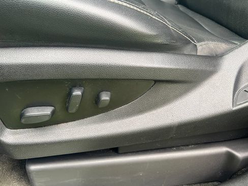 Used 2018 GMC Yukon XL SLT AWD/4WD image 11