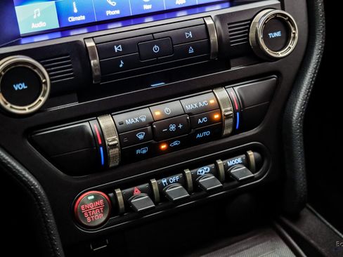 Used 2021 Ford Mustang Shelby GT500 w/ Carbon Fiber Track Pack image 66