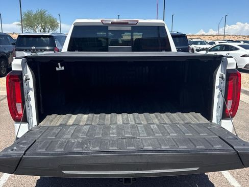 Used 2023 GMC Sierra 1500 SLT w/ SLT Convenience Package AWD/4WD image 16