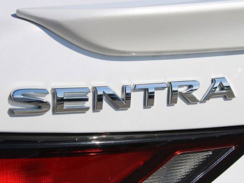 Used 2022 Nissan Sentra SR w/ Electronics Package FWD image 8