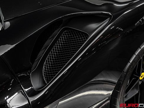 Used 2020 Ferrari 488 Pista Spider RWD image 22