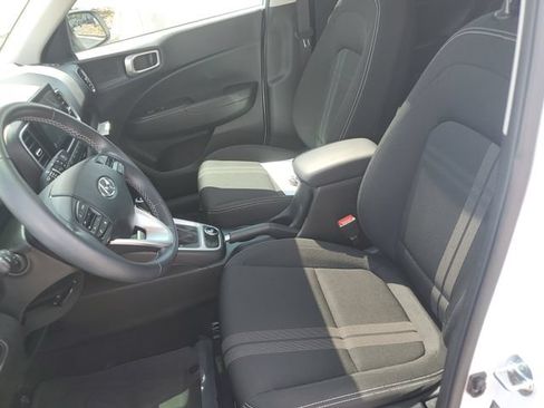 Certified 2024 Hyundai Venue SEL FWD image 15