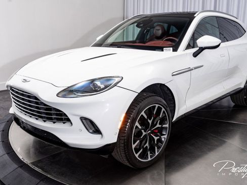 Used 2021 Aston Martin DBX image 10
