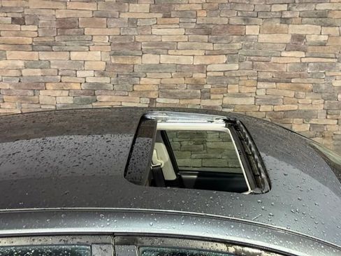 Used 2021 Nissan Altima 2.0 SR FWD image 2