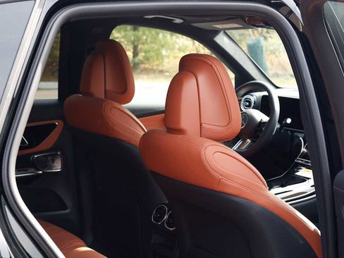 Used 2026 Mercedes-Benz GLC 300 image 16