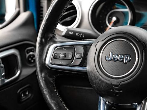 Used 2020 Jeep Wrangler Unlimited Sahara AWD/4WD image 15