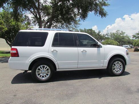 Used 2014 Ford Expedition Limited w/ Equipment Group 301A RWD image 12