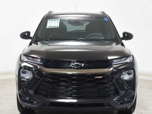 Used 2023 Chevrolet TrailBlazer RS w/ Sun and Liftgate Package image 3