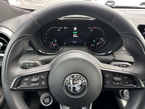 Used 2024 Alfa Romeo Tonale Ti image 22